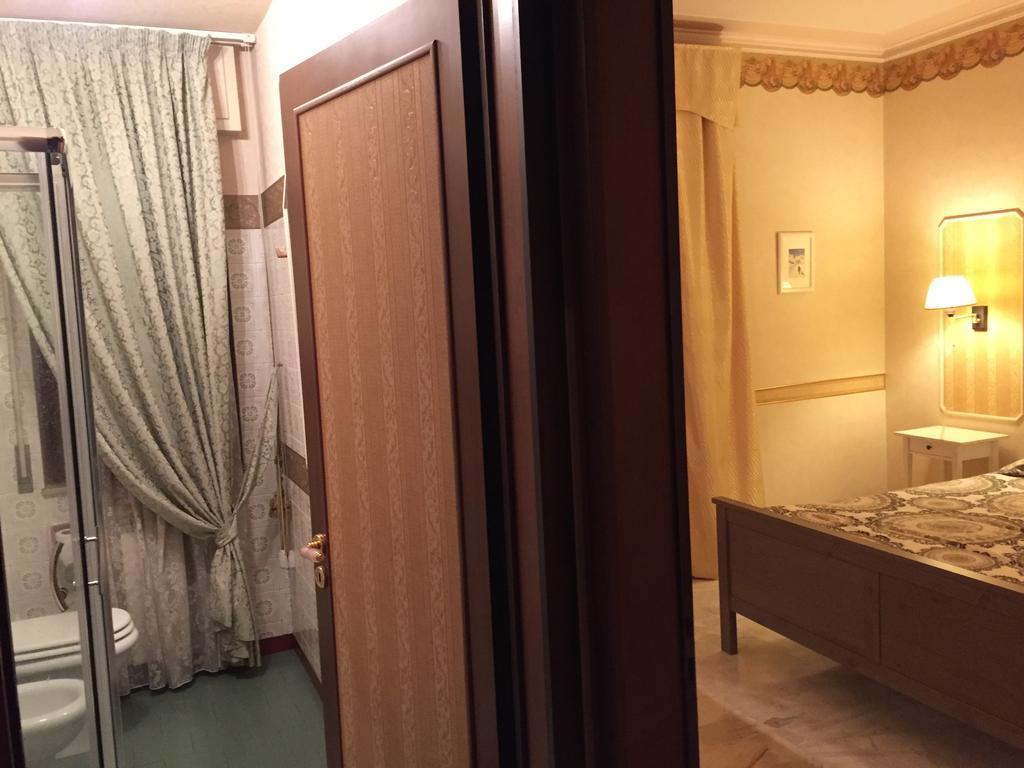 B&B Il Bagolaro Dell'Etna Sant'Agata Li Battiati Rum bild