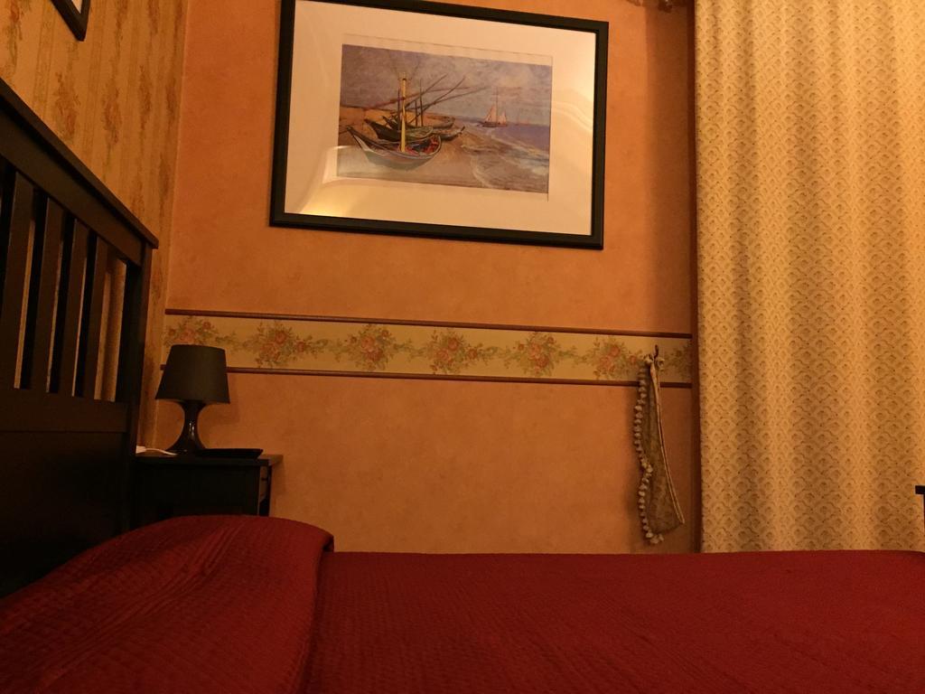 B&B Il Bagolaro Dell'Etna Sant'Agata Li Battiati Rum bild