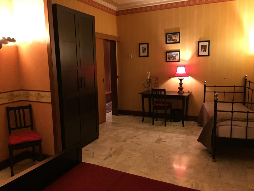 B&B Il Bagolaro Dell'Etna Sant'Agata Li Battiati Rum bild
