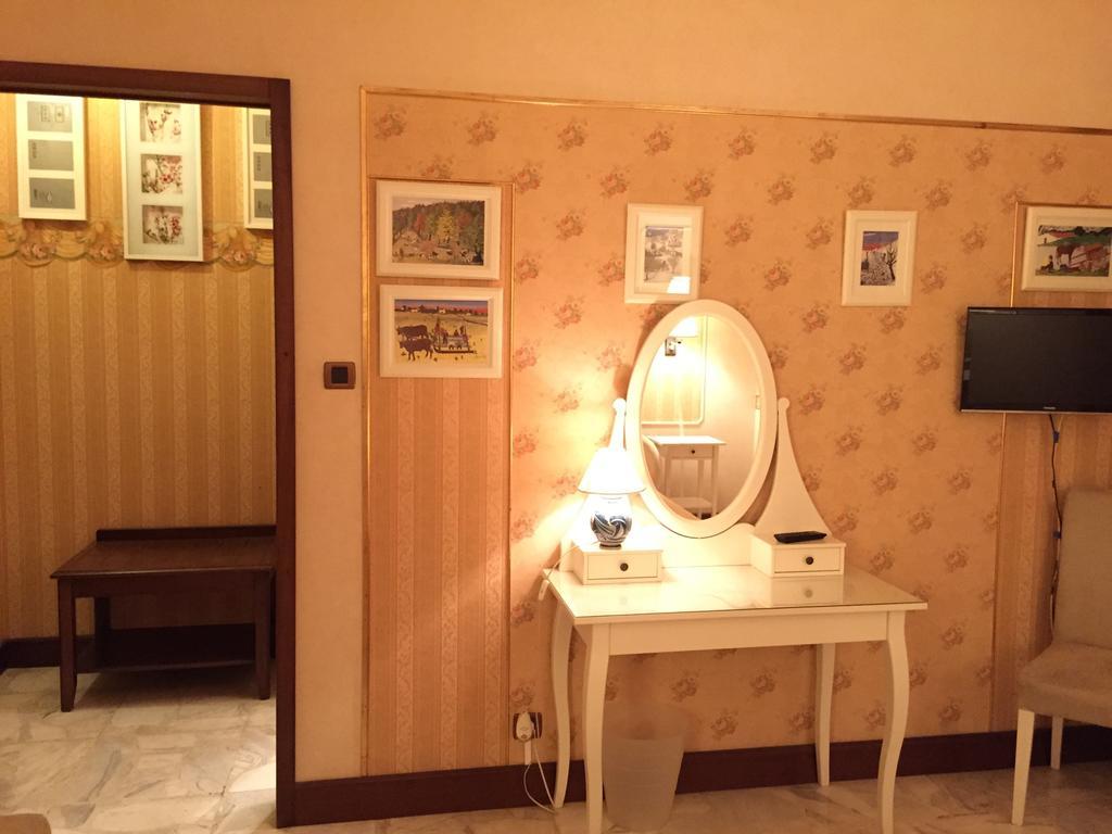 B&B Il Bagolaro Dell'Etna Sant'Agata Li Battiati Rum bild