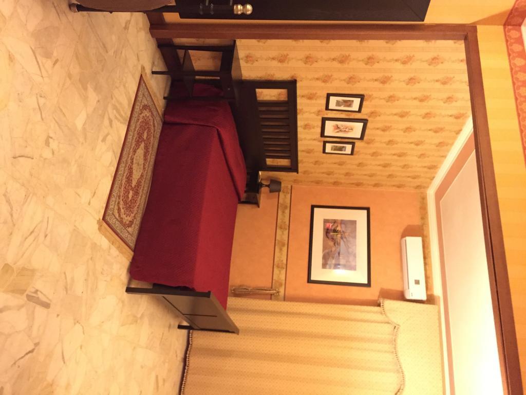 B&B Il Bagolaro Dell'Etna Sant'Agata Li Battiati Rum bild