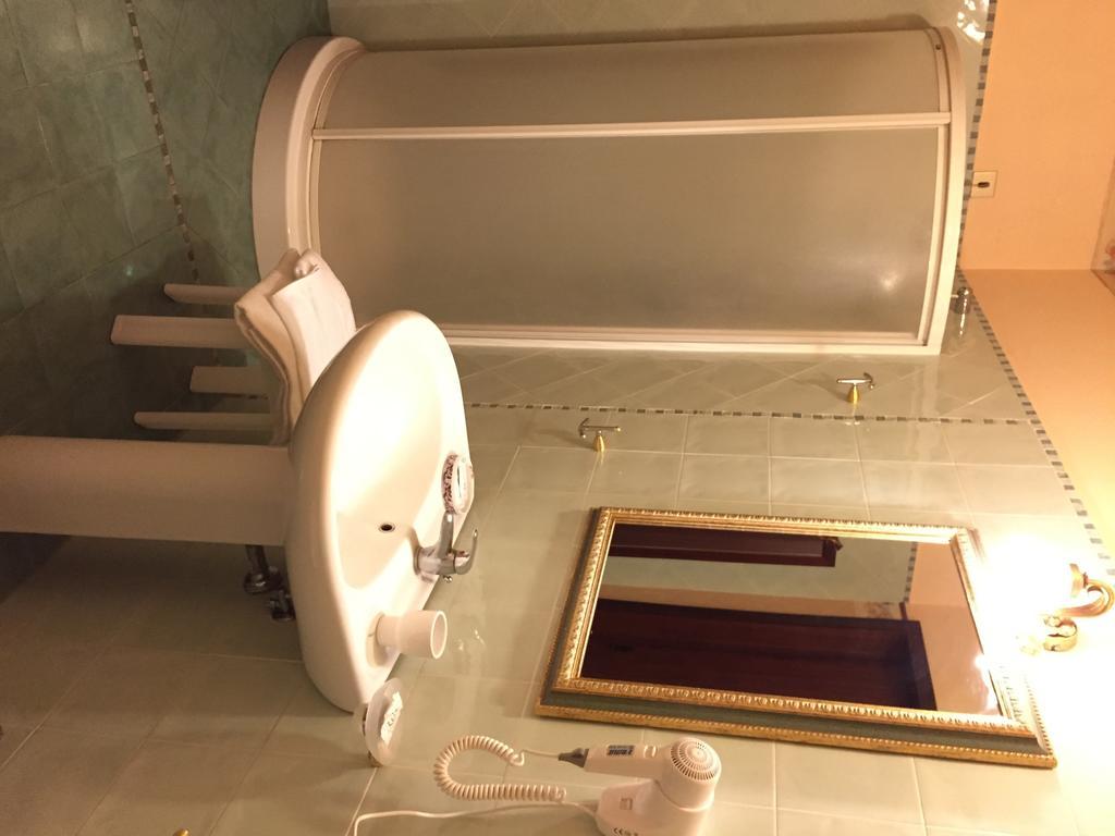 B&B Il Bagolaro Dell'Etna Sant'Agata Li Battiati Rum bild
